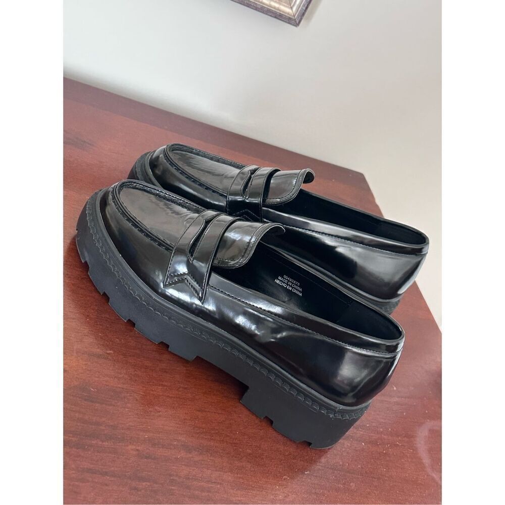 Forever 21 Lug sole loafer - Picture 3 of 8